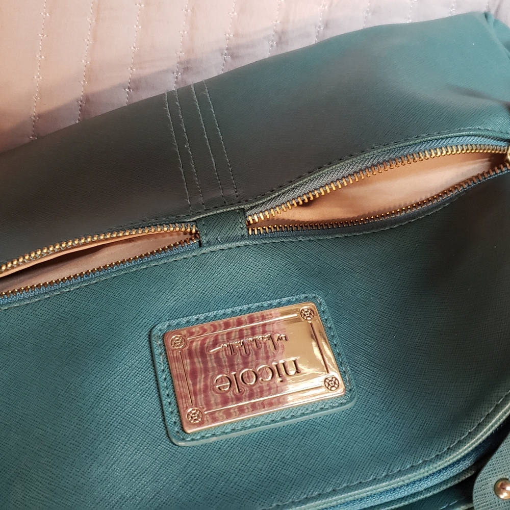 Nicole womens purse gently used many compartments - Picture 14 of 16